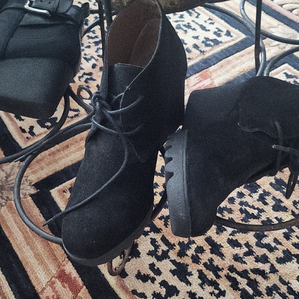 Donald J. Pliner Black Ankle Boots with Classic Design